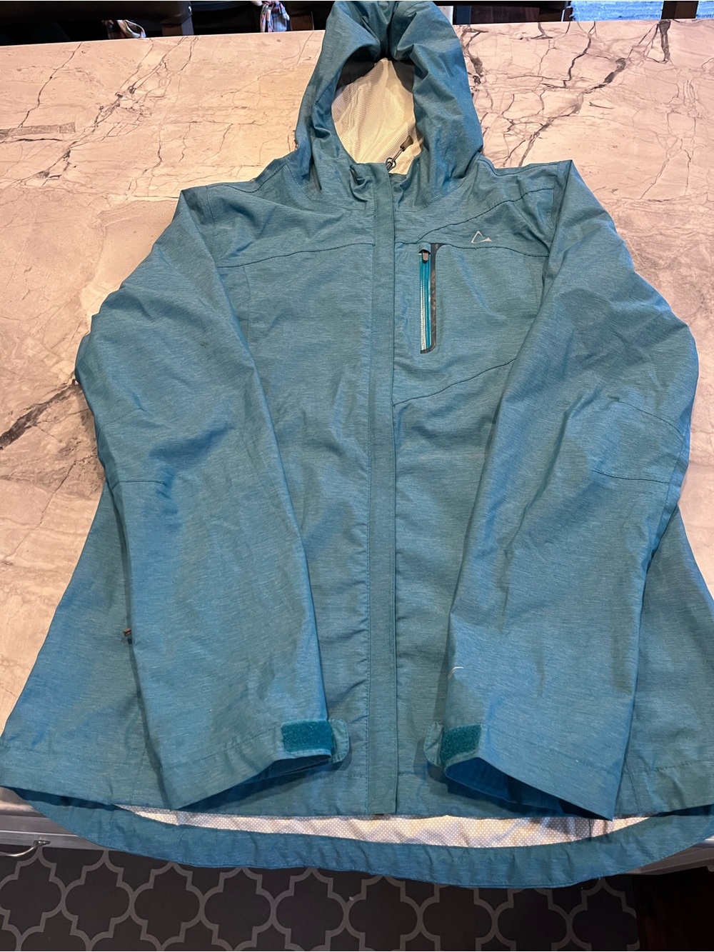 Paradox Outdoors Women’s Size Small Rain Jacket!